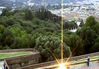 Gli orizzonti dal Forte di Belvedere con riflessi di luce alla sera del quattro luglio 2003