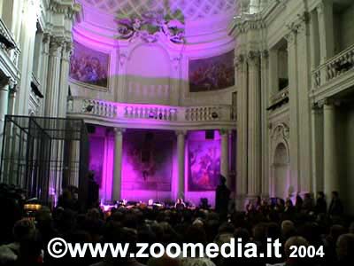 Aula Grande del Tribunale di Firenze durante il concerto di Mauro Pagani il 6 gennaio 2004