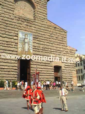 La piazza e la Chiesa di San Lorenzo